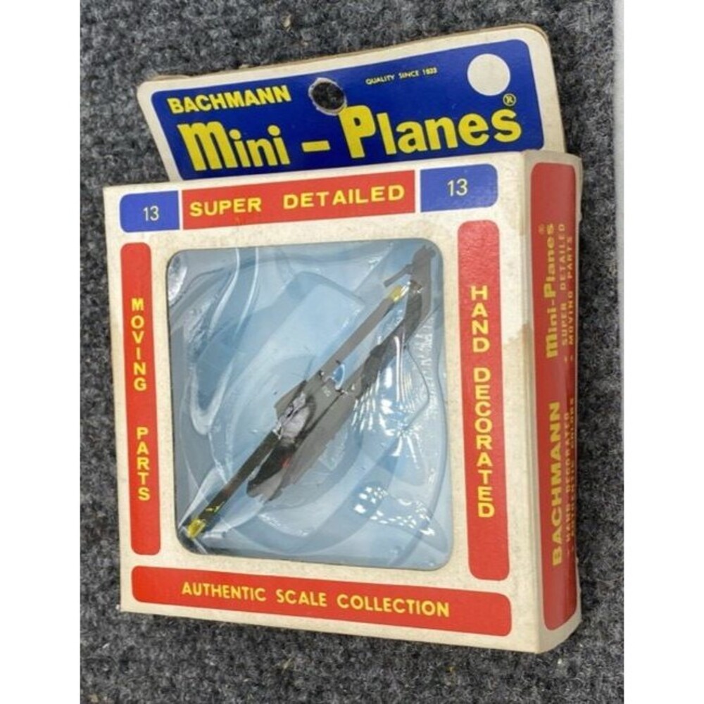 Bachmann Mini-Planes #13 AH-1G Huey Copter Hand Decorated Moving Parts 1:210